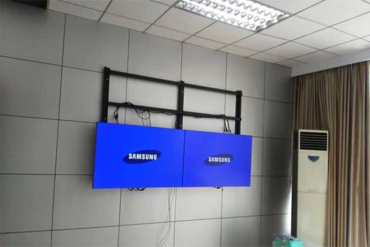 installation of indoor LCD video wall screen