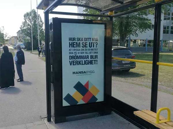 Outdoor signage dual side screen in Sweden bus shelter display 75 inch outdoor