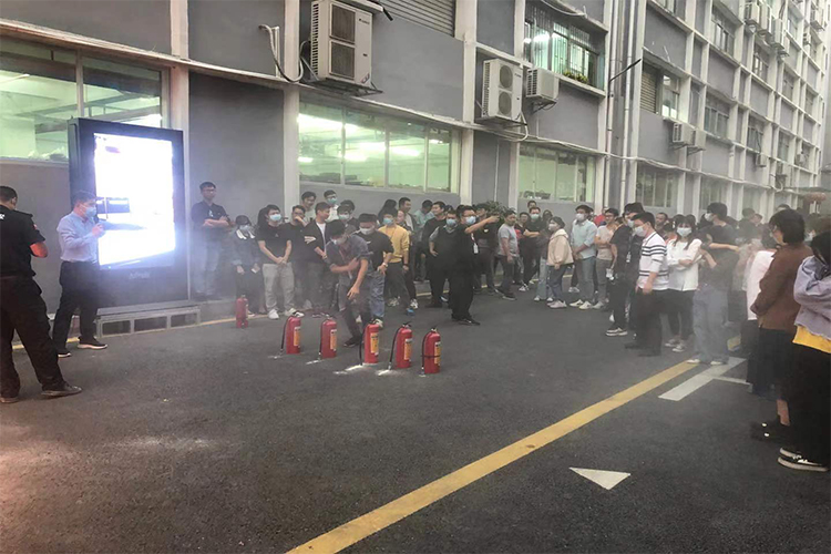how to use the extinguisher during fire drill for staffs