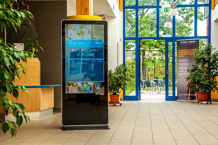 4K digital signage advertising display